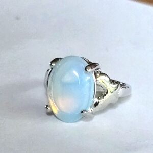 MOONSTONE  QUALITY  TITANIUM  SILVER  NEW  SIZE  5  PRONG SET POLISHED RING